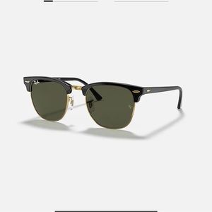 Ray Ban Clubmaster Classic, Frames in black/ gold
